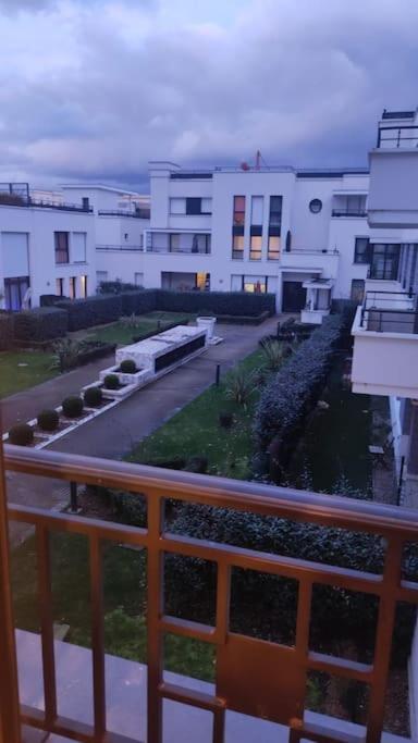 Lotus- 4 Min De Walt Disney-Arrivee Autonome-Parking Et Wifi Gratuit-Proche De Toutes Commodites 5Min De La Vallee Village Chessy  Exterior photo