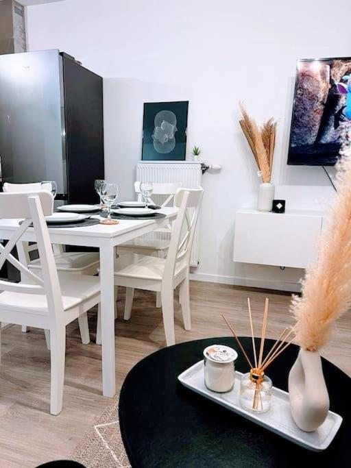 Lotus- 4 Min De Walt Disney-Arrivee Autonome-Parking Et Wifi Gratuit-Proche De Toutes Commodites 5Min De La Vallee Village Chessy  Exterior photo
