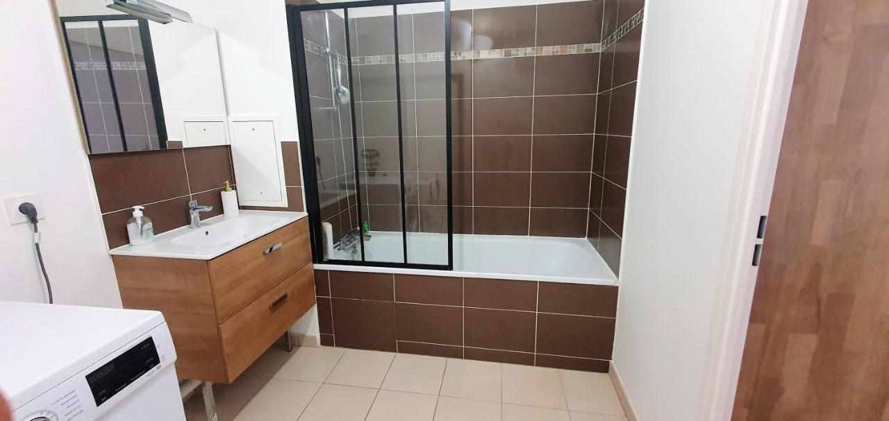 Lotus- 4 Min De Walt Disney-Arrivee Autonome-Parking Et Wifi Gratuit-Proche De Toutes Commodites 5Min De La Vallee Village Chessy  Exterior photo